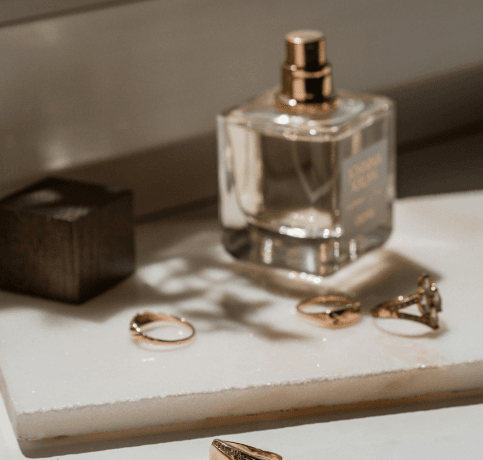 The Secret Behind Long-Lasting Perfumes
